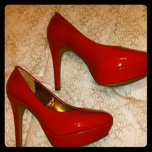 Sexy vinil red platform pumps